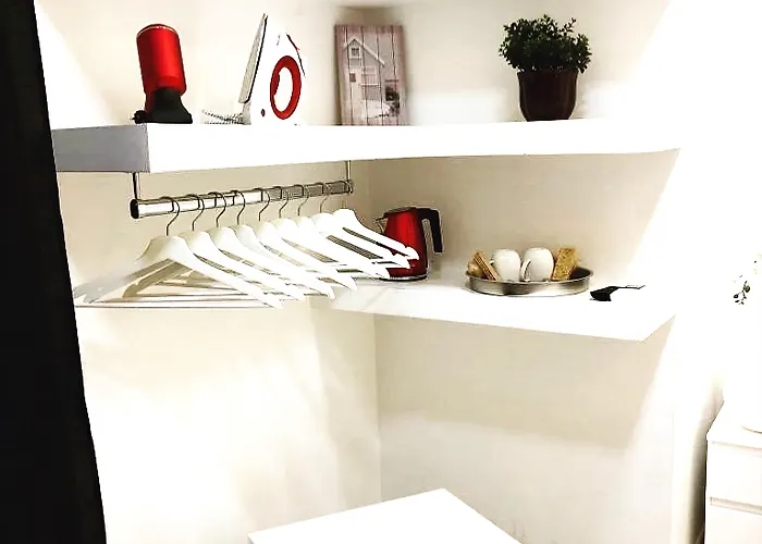 Konukevi Maison Piazza Cavour 4*