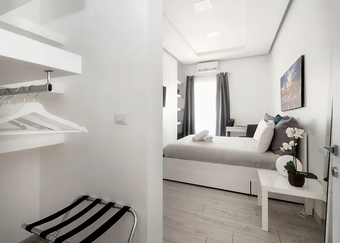 Konukevi Maison Piazza Cavour 4*